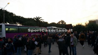 i tifosi della Casertana in partenza per Foggia