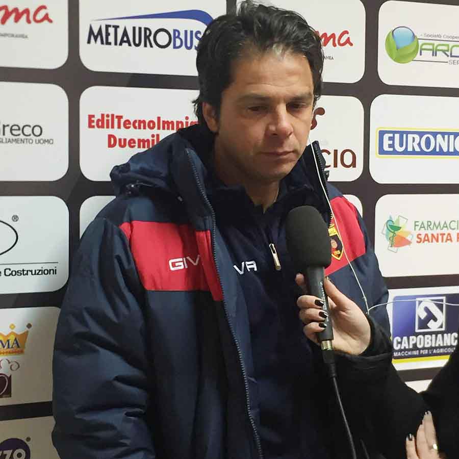 Romaniello non salva nessuno: “Serataccia, mai una Casertana così brutta”