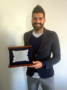 Tommaso Merola celebrato con una targa