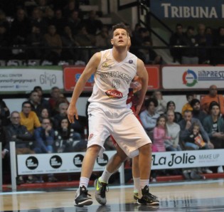 Valerio Amoroso in maglia Juvecaserta