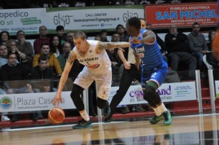 Downs in azione contro Brindisi (Foto Filauro)