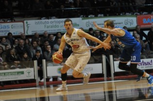 Gaddefors in azione contro Brindisi (Foto Filauro)