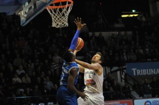 Cinciarini in entrata contro Brindisi (Foto Filauro)