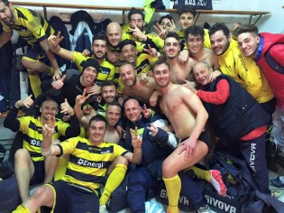 La Rinascita Vico festeggia la vittoria contro il Real Poggiomarino
