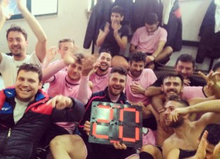 La festa nello spogliatoio del Vitulazio