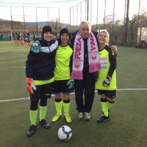 Mister Corvino con le portieri Arrichiello Cerullo e Turco