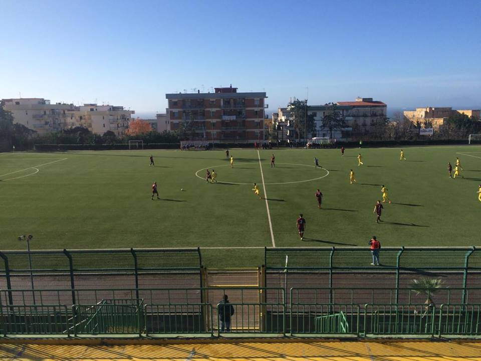 Dopo i disordini nel prepartita, la capolista Herculaneum regola nel finale il Mondragone