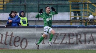 Esultanza di Marcello Trotta 