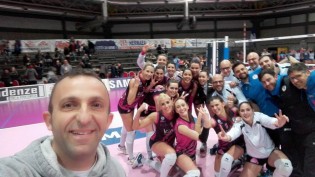 Il selfie del ds Moschetti con la squadra