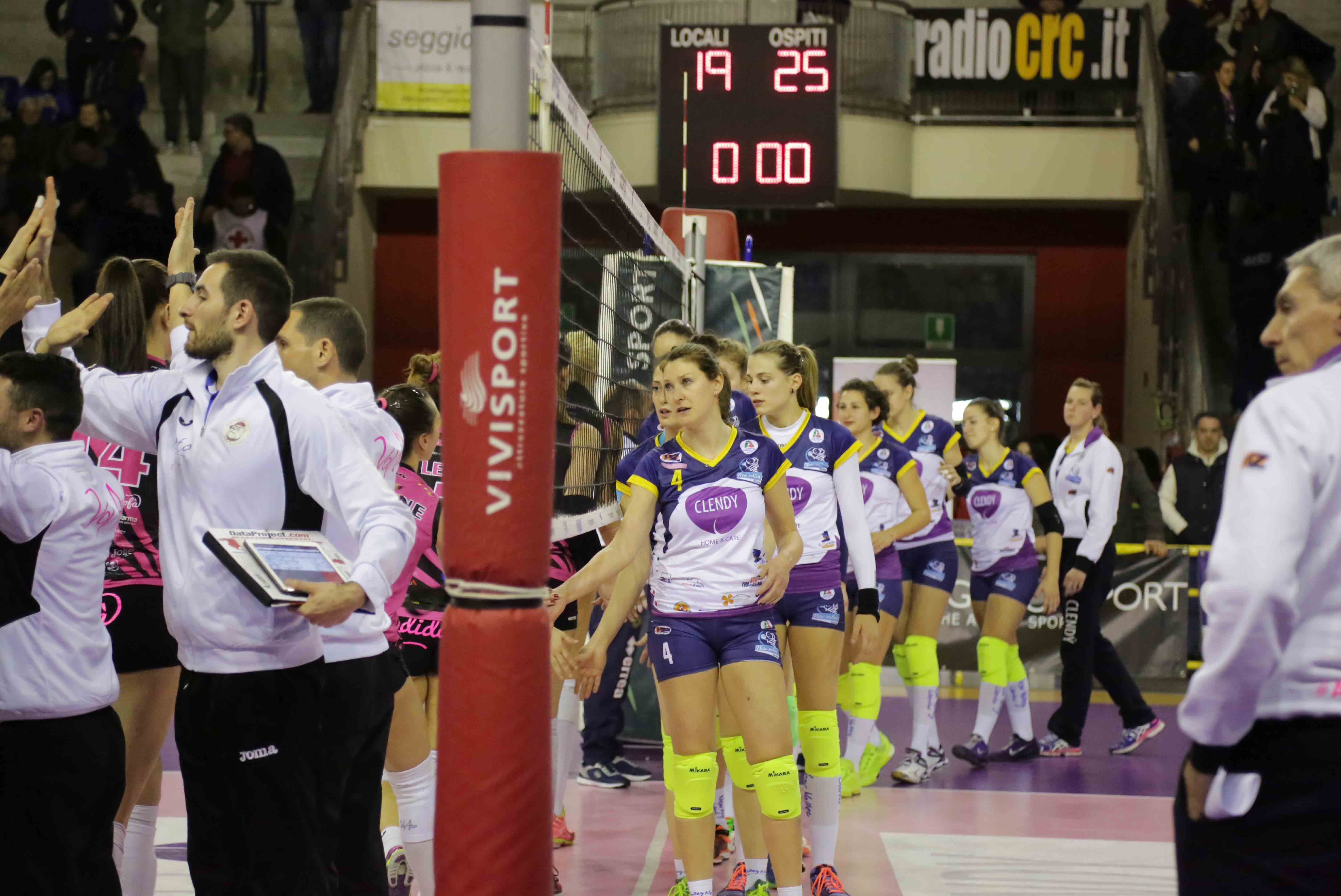 Caserta sbanca Aversa e nel post gara succede di tutto. Il comunicato della Clendy: “E’ un complimento definirvi uomini”