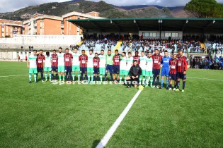 Le due squadre in campo