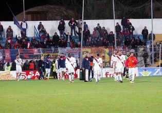 La Casertana a fine gara a Matera (Foto Scialla)