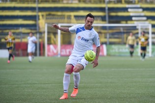 Di Piazza in gol a Castellammare (Foto Di Monda)