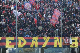 I tifosi della Casertana a Benevento (Foto Di Monda)