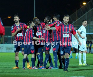 L'esultanza dei rossoblù