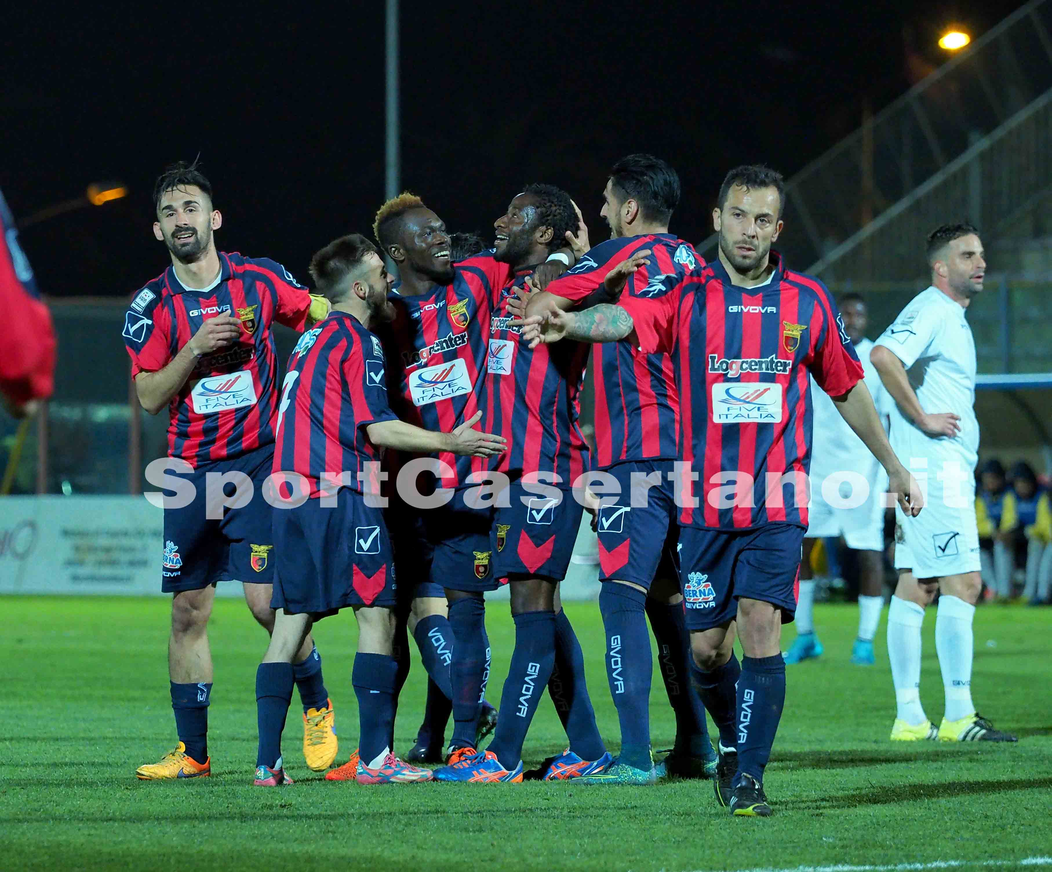Per la Casertana primo successo interno del 2016, la fotogallery
