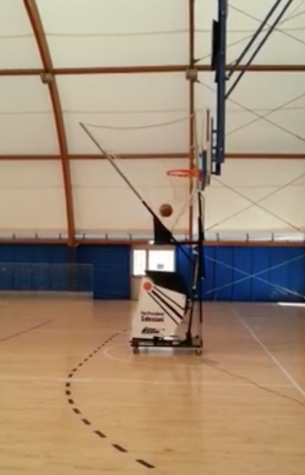 La Basketball Shooting Machine
