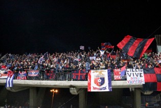 I tifosi rossoblù a Benevento lo scorso anno (Foto Scialla)
