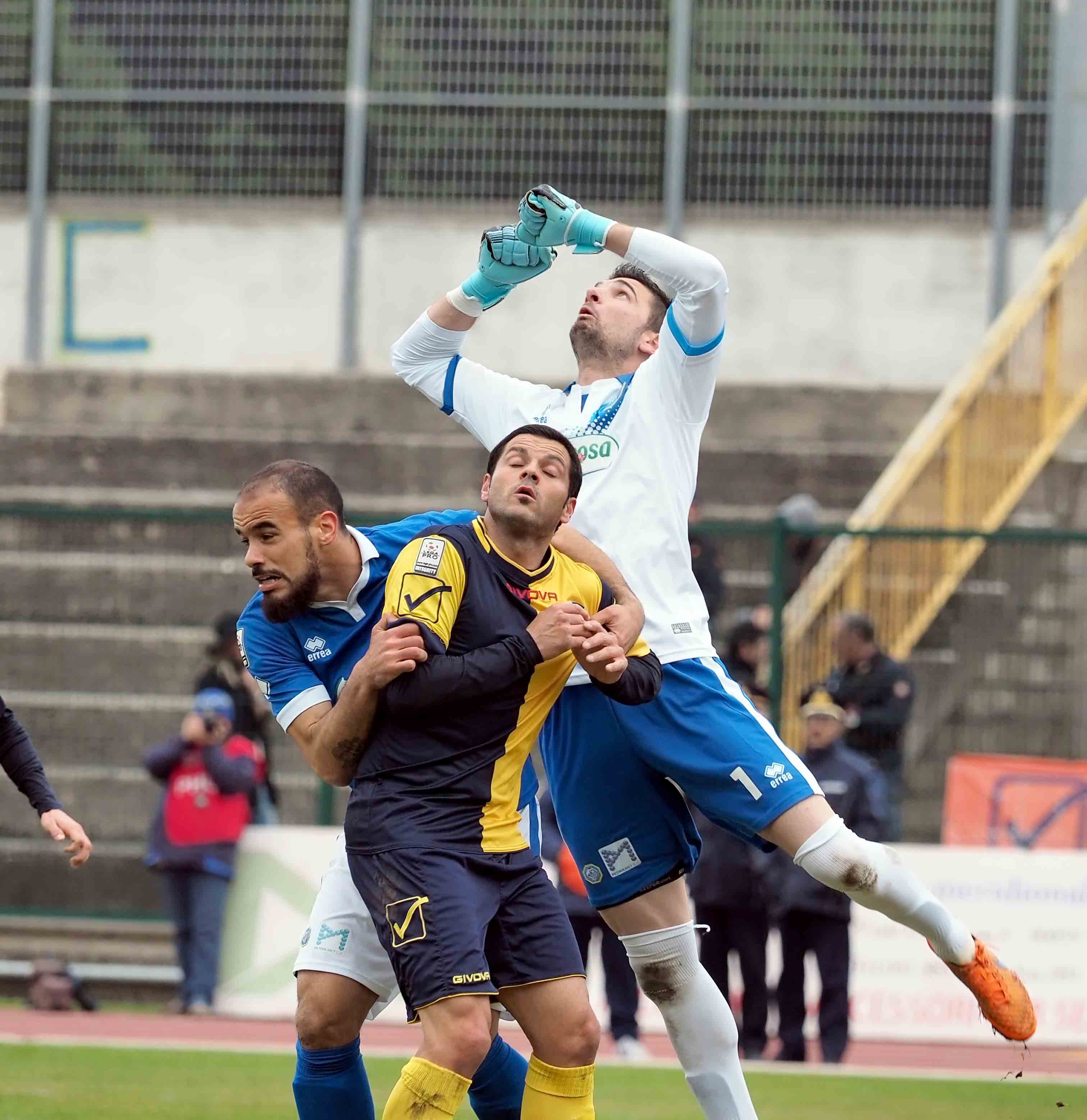 Gli anticipi di Lega Pro: Lecce per ora in vetta solitaria, Cosenza e Andria gettano via i tre punti