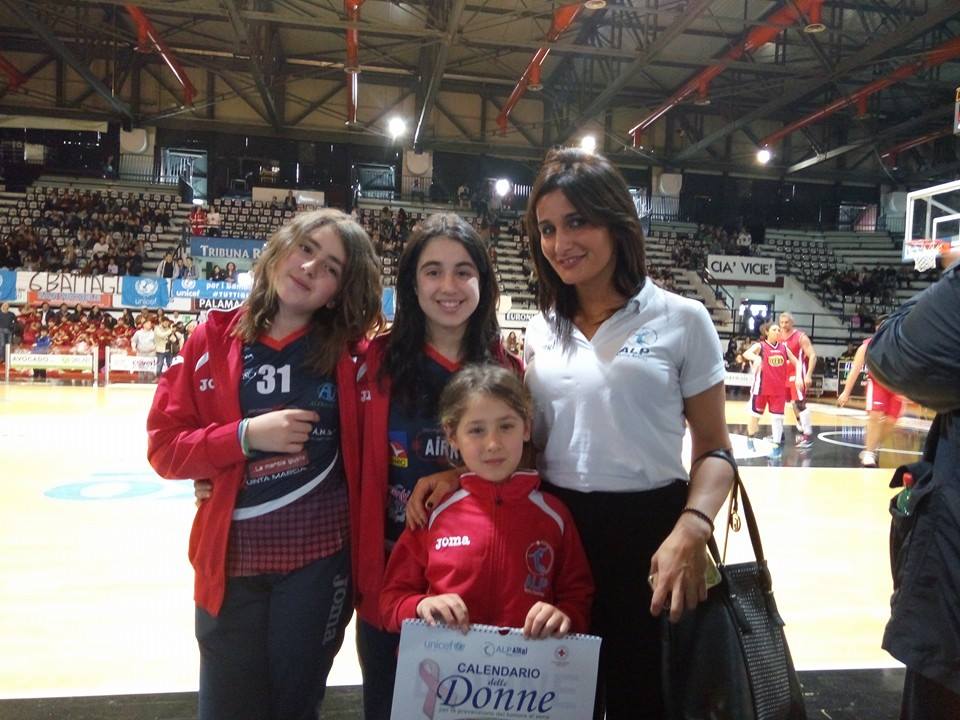 L’Alp Airri Aversa presenta il ‘Calendario delle donne’ all’iniziativa dell’Unicef al Palamaggiò