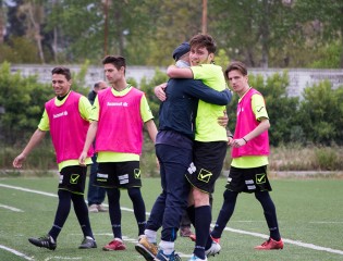 Pellegrino esulta dopo il gol