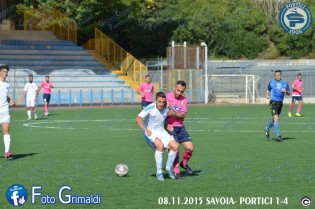 Paolo Sardo contrastato da Tommaso Manzo (foto Gaetano Grimaldi)