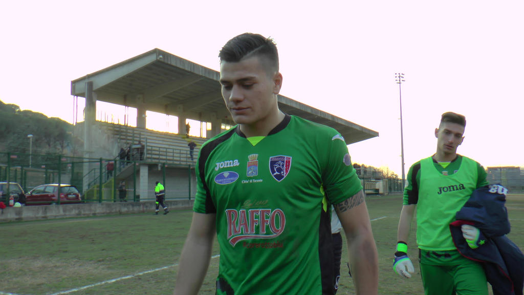 Incredibile a Marcianise. Il portiere del Taranto subisce goal, i tifosi schiaffeggiano il padre