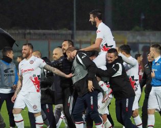 Il capocannoniere Pietro Iemmello (Foto Scialla)