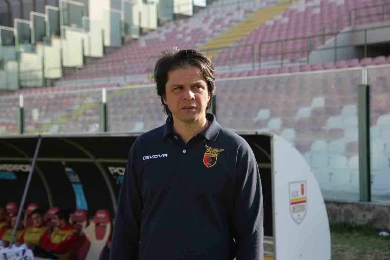 Romaniello non vuole distrazioni: “La Paganese non ci regalerà nulla. Ecco cosa temo dei nostri avversari”