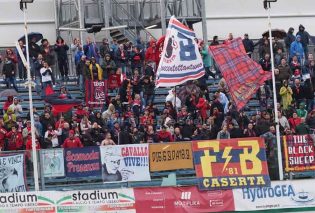 I tifosi della Casertana a Pordenone (Foto Scialla)
