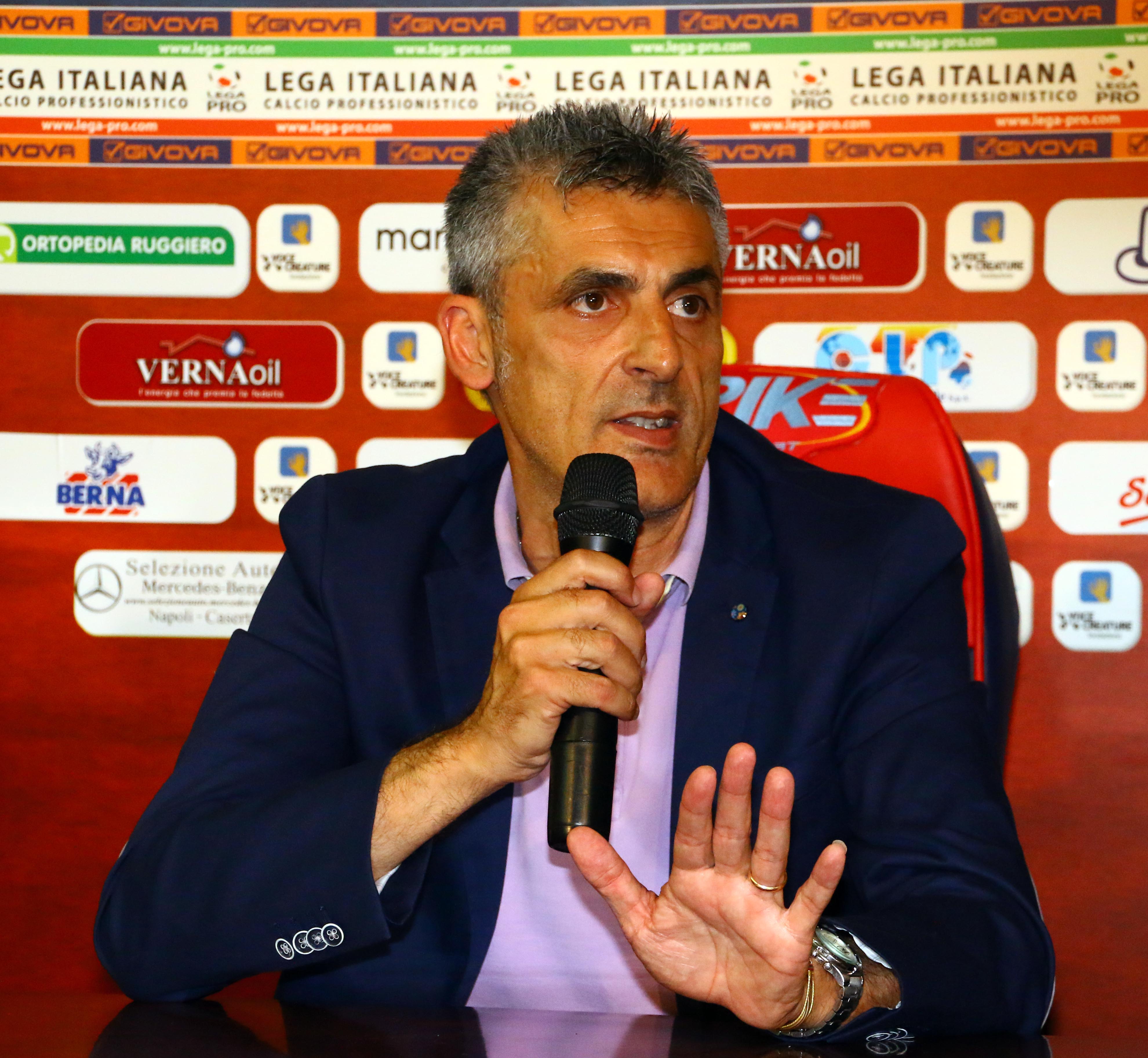 Sorpresa Casertana, Pascarella: “Resto in società”