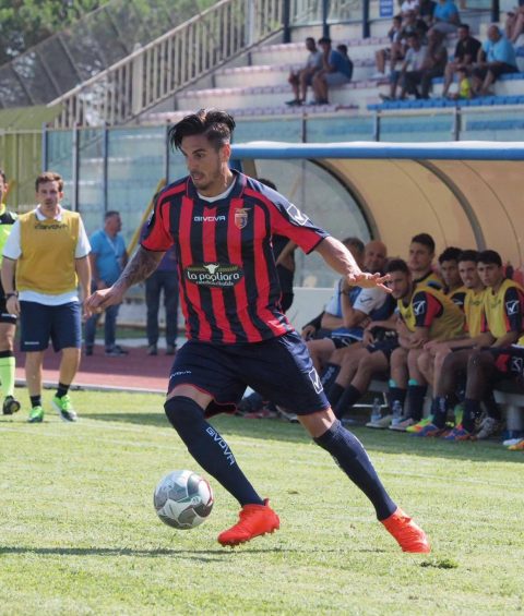 Casertana-Tuttocuoio, le formazioni ufficiali: la federazione cilena blocca Corado che va in tribuna. Una novità per i toscani