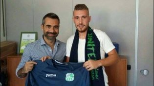 Antonio Gargiulo dell'Afro Napoli United e Paolo Borrelli