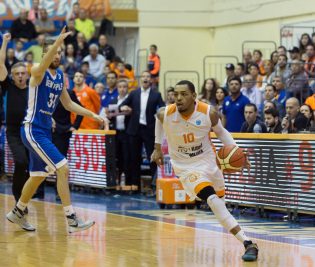 Mark Lyons in azione (Fibaeurope.com)