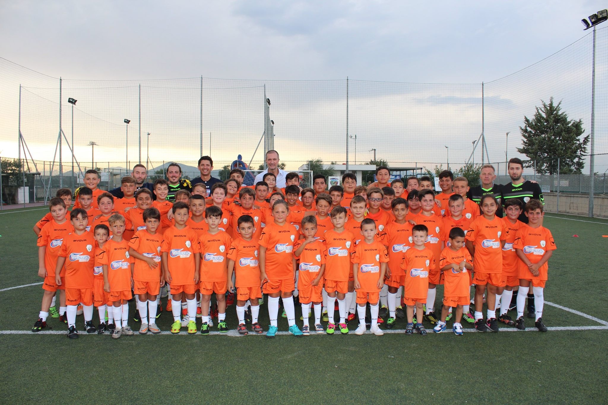 Alla scuola calcio Energy di Villa Literno un pomeriggio speciale