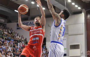 Daniele Cavaliero in azione (pallacanestrovarese.it/)