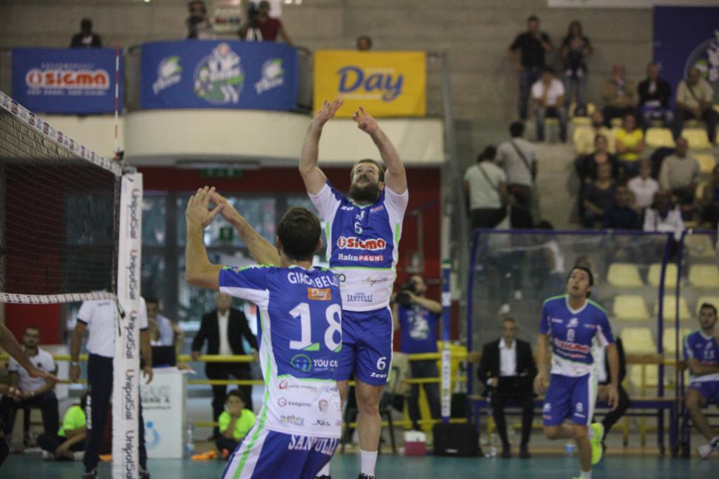 Ad Aversa vince lo spettacolo del Palajacazzi: la Sigma si arrende 3-1 alla Bcc Castellana Grotte