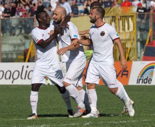 CORALLI ESULTA DOPO IL GOL (FOTO GIUSEPPE SCIALLA)