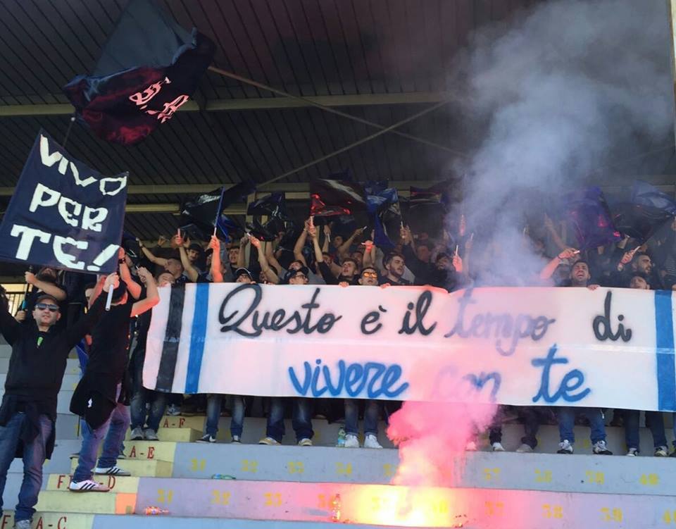 IL DODICESIMO UOMO. Il Gladiator ed il calore della tifoseria neroazzurra ad Aversa. Sta rinascendo l’amore di Santa Maria Capua Vetere per gli Audaci