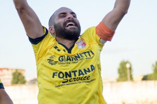 L'esultanza di capitan Russo