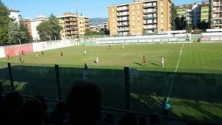 Una fase della partita tra la capolista Rende e l'Aversa Normanna