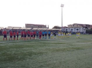 Le due squadre ad inizio gara