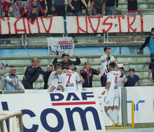 Per la Casertana è una domenica magica: espugnata Cosenza in sette minuti! La fotogallery