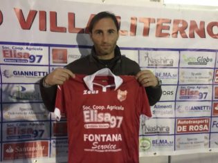 Giuseppe Della Corte con la maglia del Villa Literno