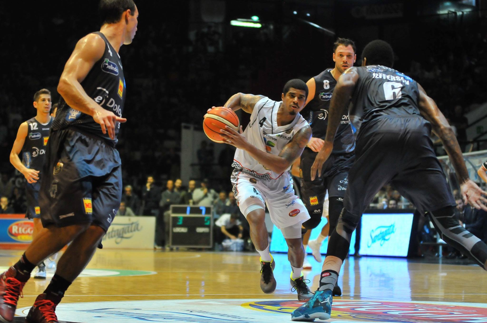 Sorride mister Tedesco: “Vittoria a Cosenza frutto di sacrificio e un pizzico di fortuna. Ramos? Non è un sorpresa”