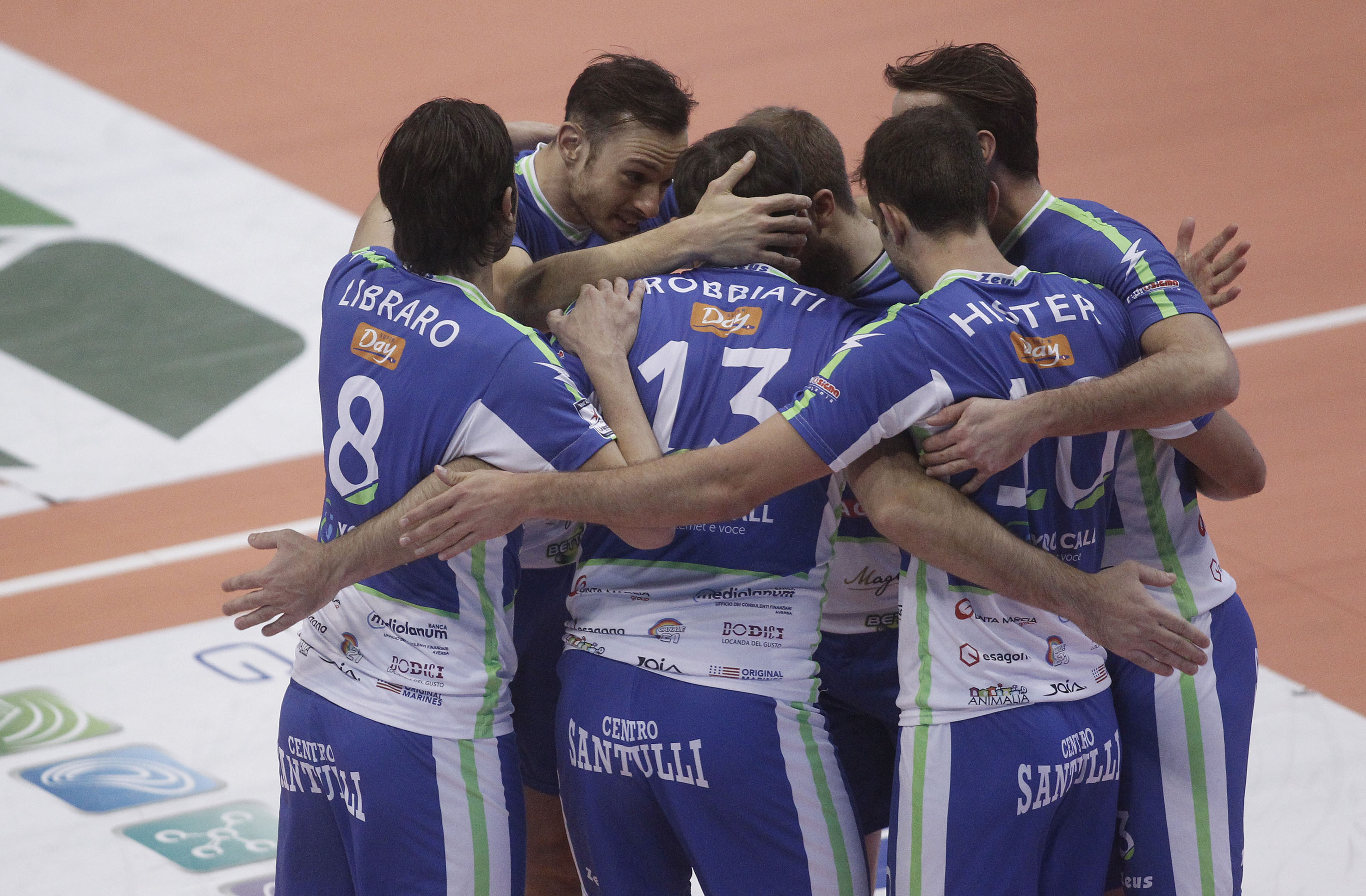 La Sigma Aversa esce a testa altissima dal ‘PalaEstra’ di Siena: l’Emma Villas vince a tie-break