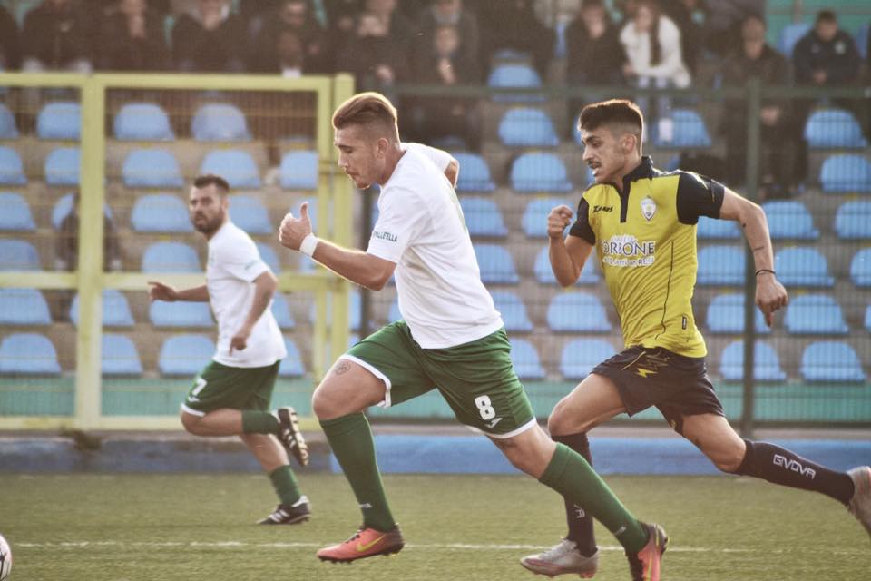 L’ex Real Maceratese Borrelli lascia l’Afro Napoli United, ora è in attesa di una nuova sistemazione