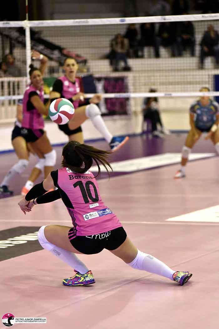 A Santo Stefano è festa solo per Mondovì che sbanca Caserta, Volalto battuta in casa al tie break