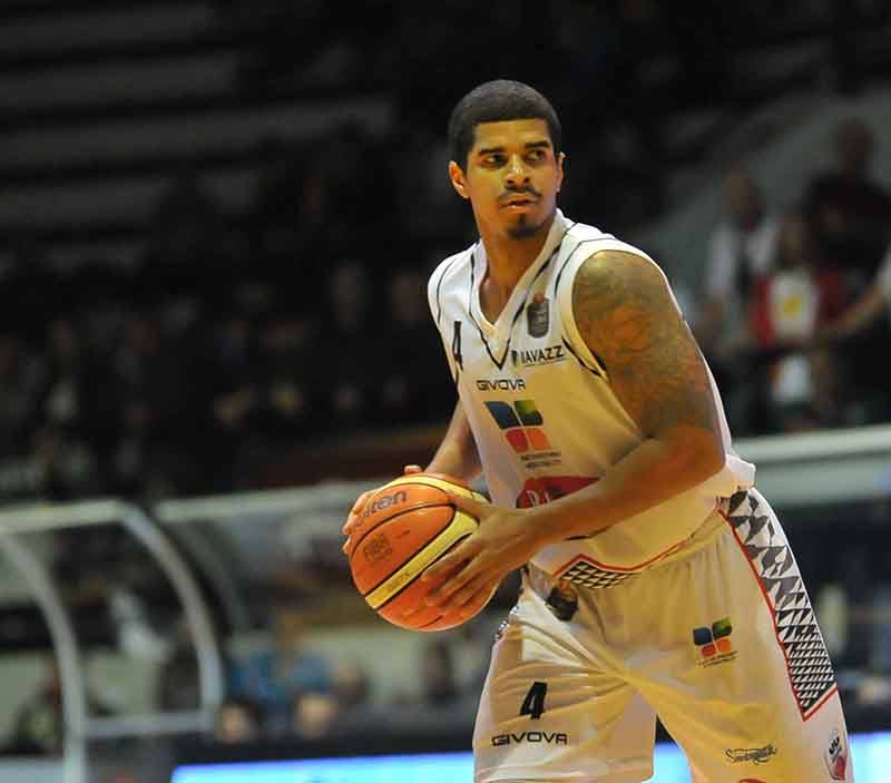 La difesa della Juve va in gita a Torino, Sosa non basta e Caserta si arrende in volata