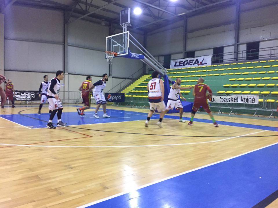 Buffalo a passo di carica, Atletico al tappeto